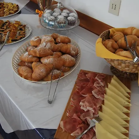 Готель Olympia